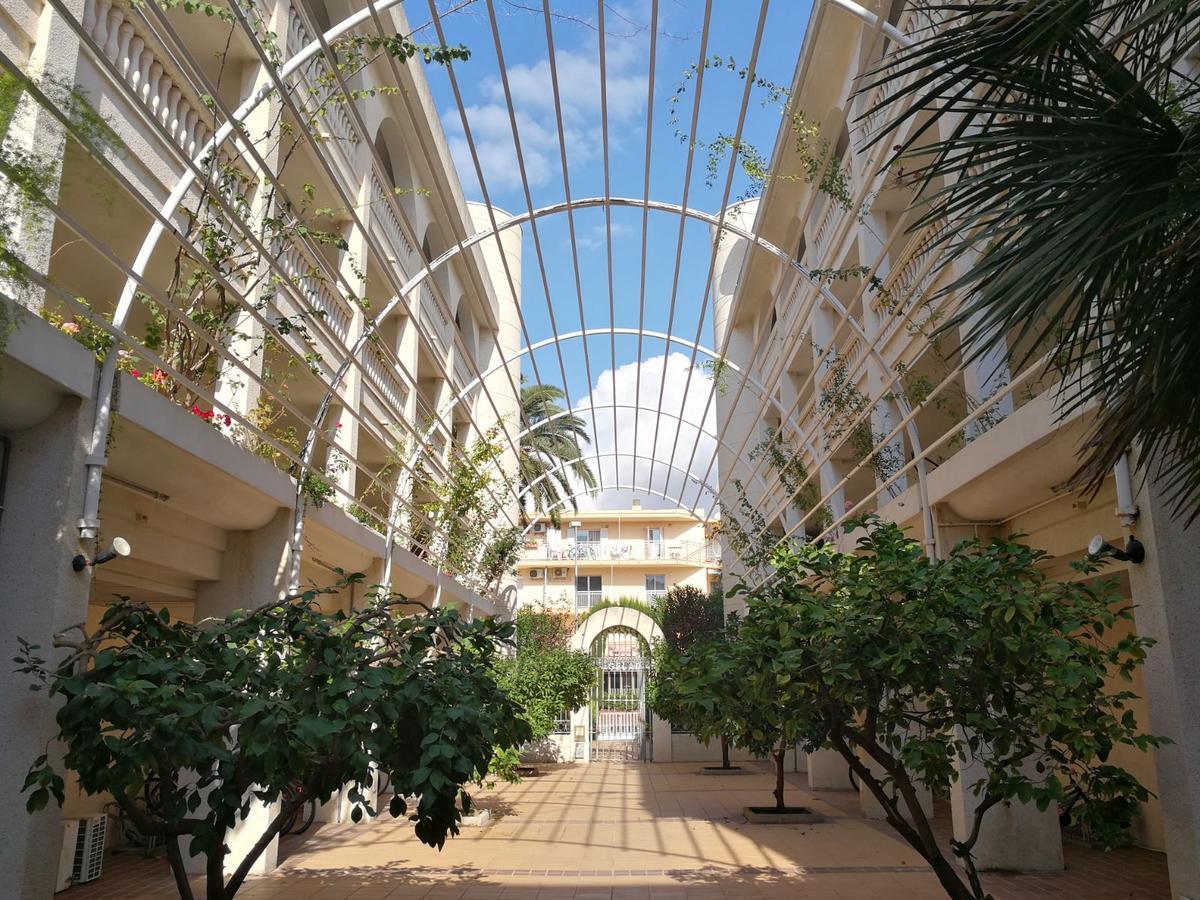 Apartamentos Versailles 维拉福林 外观 照片