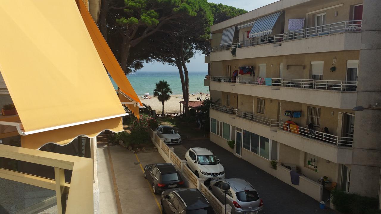 Apartamentos Versailles 维拉福林 外观 照片