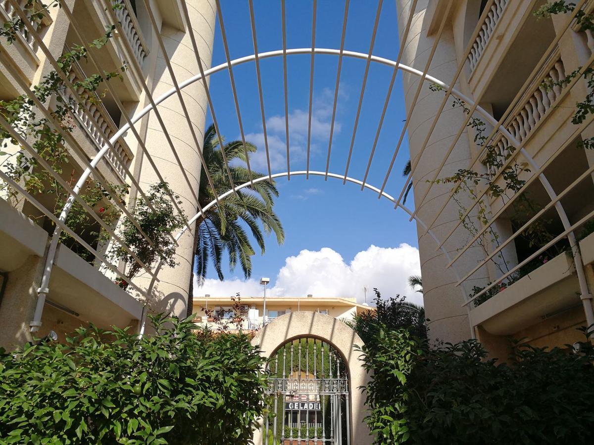 Apartamentos Versailles 维拉福林 外观 照片
